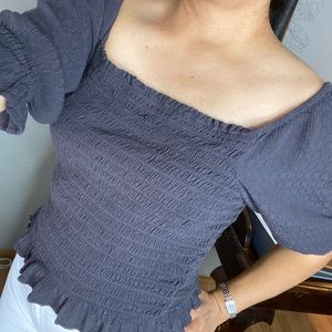 Used pre-owned American eagle Ruffle puff sleeve top M